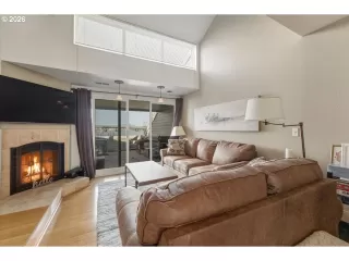 Photo #2: 698303155 Listing 