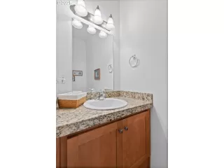 Photo #4: 698448349 Listing