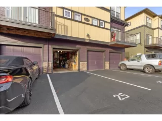 Photo #5: 698448349 Listing