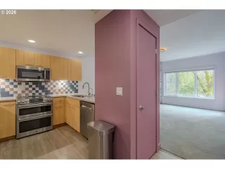 More Details about MLS # 698453038 : 300 W 8TH ST 306E
