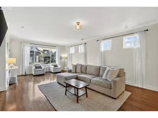 Photo #3: 698606261 Listing