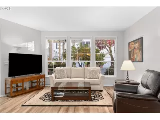 Photo #4: 698781636 Listing 