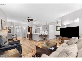 Photo #5: 698781636 Listing 