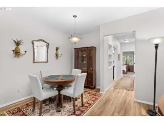 Photo #6: 698781636 Listing 