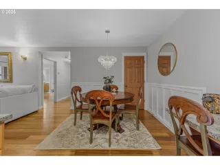 Photo #5: 698850374 Listing