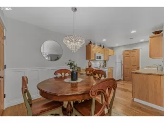 Photo #6: 698850374 Listing