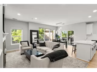 Photo #6: 698859523 Listing 