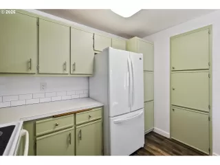 Photo #6: 698935545 Listing