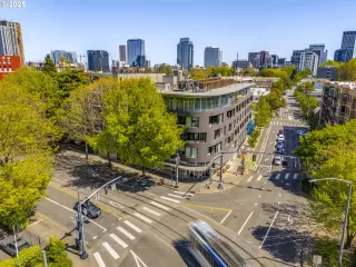 Photo #6: 698960886 Listing