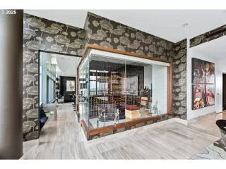 Photo #1: 699024169 Listing 