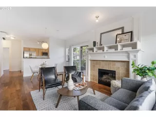 Photo #6: 699195327 Listing