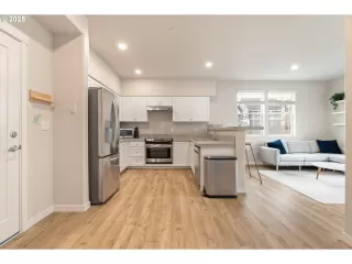 Photo #4: 699207459 Listing