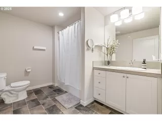 Photo #5: 699207459 Listing