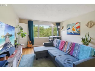 Photo #4: 699455245 Listing 