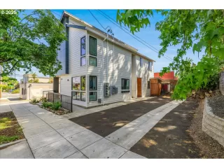 Photo #3: 699470145 Listing