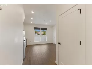 Photo #5: 699470145 Listing