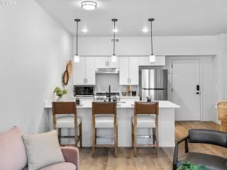 Photo #2: 699495870 Listing 