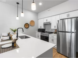 Photo #3: 699495870 Listing 
