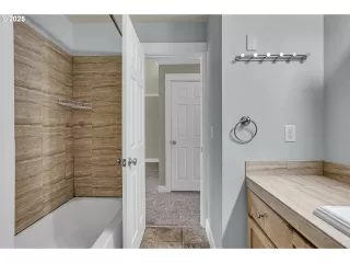 Photo #5: 699535185 Listing