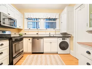 Photo #3: 699544179 Listing