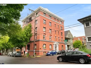 Photo #5: 699544179 Listing