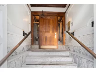 Photo #6: 699544179 Listing