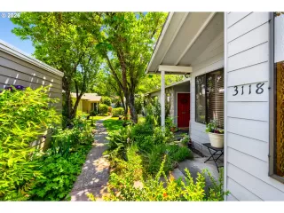 Photo #2: 699607499 Listing 
