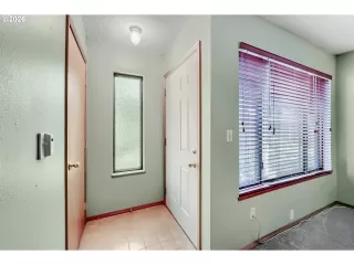 Photo #5: 699607499 Listing 