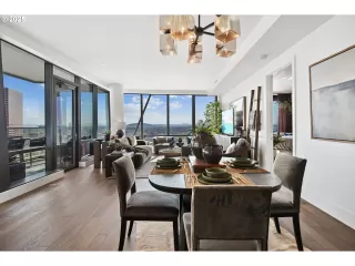 Photo #5: 699693899 Listing