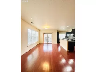 Photo #2: 700619481 Listing 