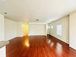 Photo #4: 700619481 Listing 