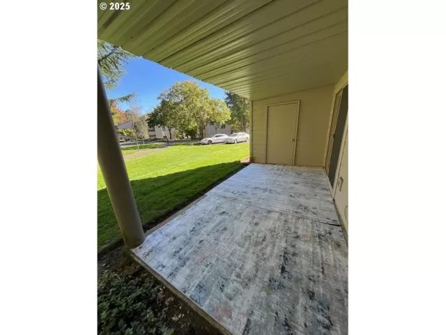 MLS: 700906016 Condo For Sale