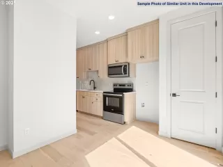 Photo #6: 701193702 Listing 