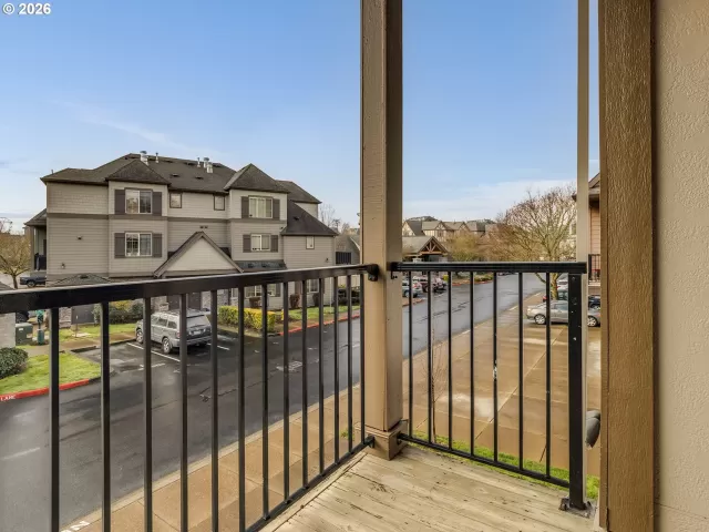 MLS: 701573334 Condo For Sale