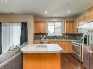 Photo #2: 701573334 Listing