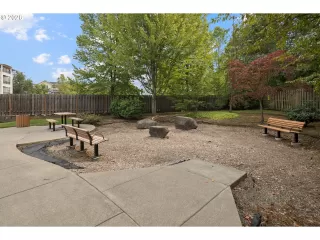 Photo #4: 701590382 Listing