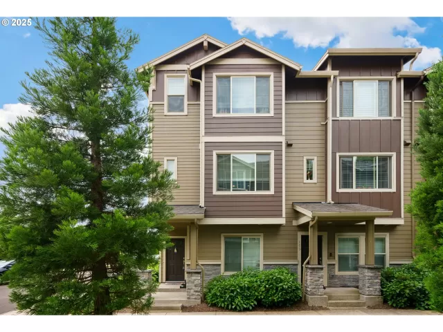 MLS: 701626516 Condo For Sale