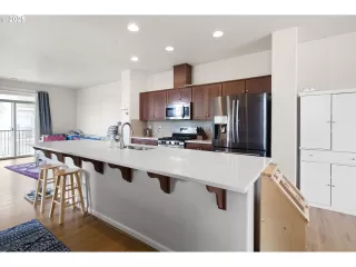 Photo #3: 701626516 Listing