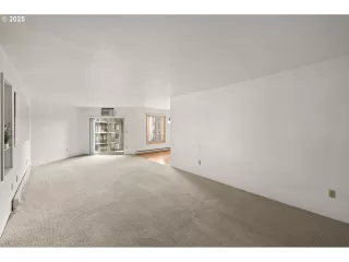 Photo #4: 701684859 Listing