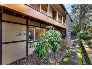 Photo #1: 702091937 Listing