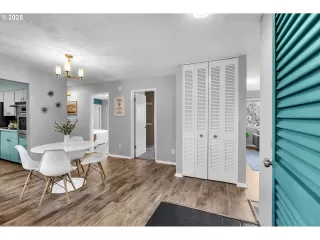 Photo #3: 702091937 Listing