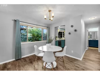 Photo #4: 702091937 Listing