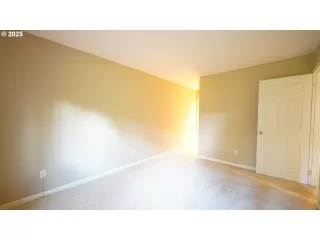 Photo #1: 702184914 Listing