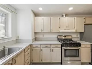 Photo #3: 702262861 Listing 