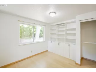 Photo #5: 702262861 Listing 