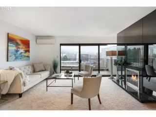 Photo #3: 702882460 Listing