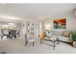 Photo #5: 702882460 Listing