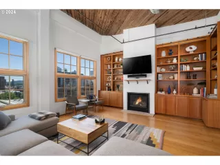 Photo #2: 702937836 Listing 