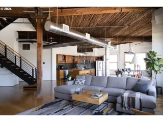 Photo #5: 702937836 Listing 