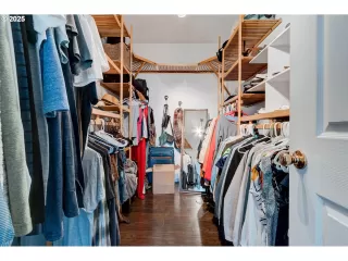 Photo #4: 703334683 Listing